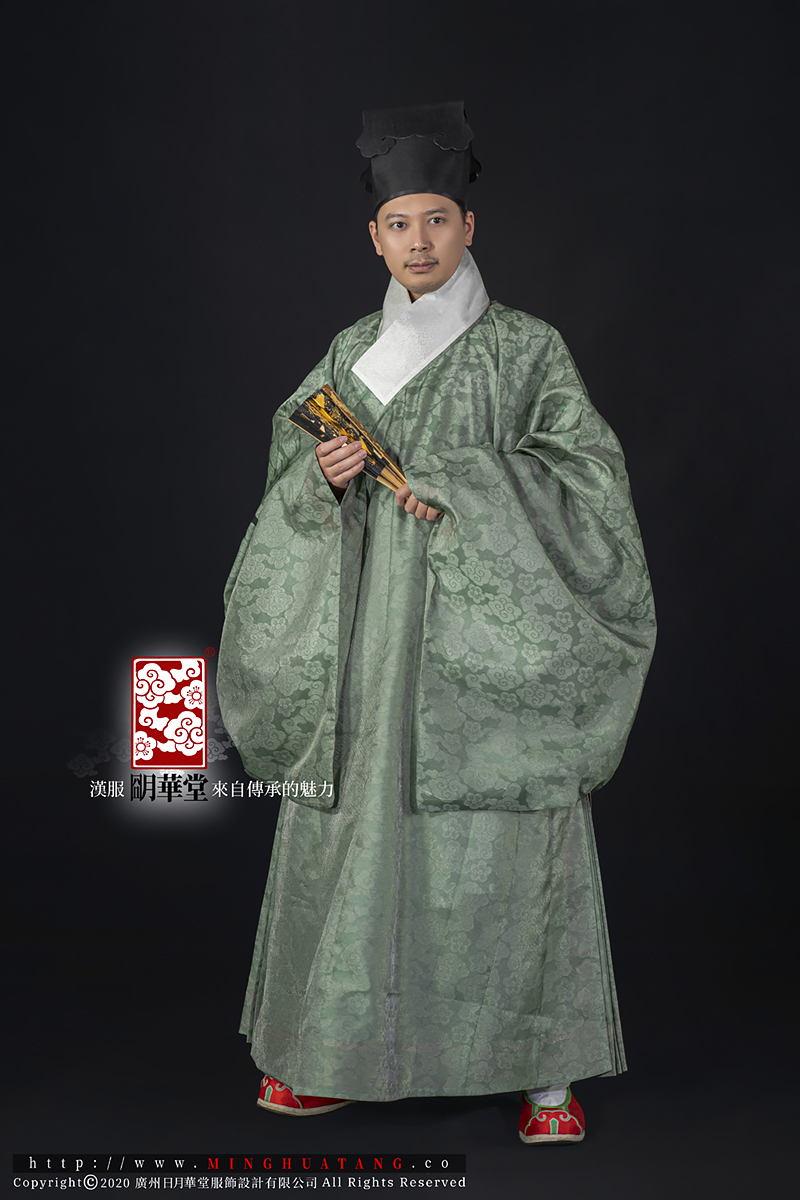 黛绿色道袍(正面站姿).jpg
