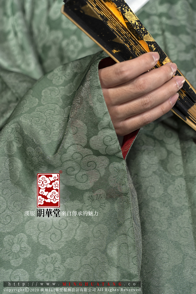 黛绿色道袍(袖口特写).jpg
