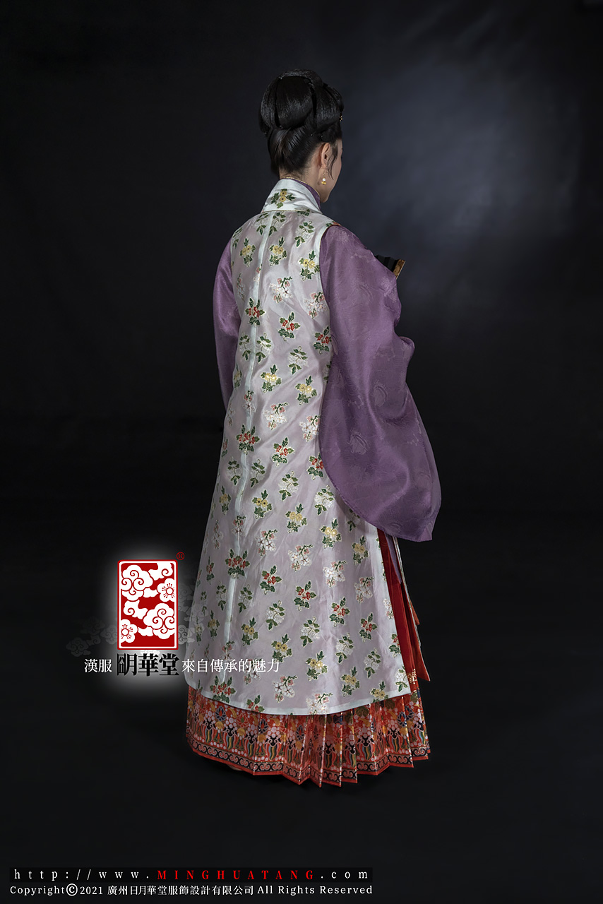 白背心+紫竖对长+红凤兔裙-背面全身.jpg